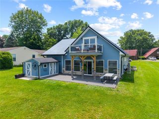 13 E Edgewater Drive, Fulton, NY 13069