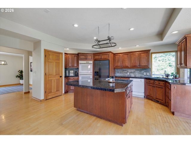 20530 S LELAND Rd, Oregon City, OR 97045