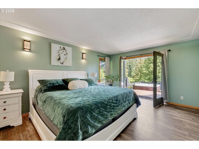 20530 S LELAND Rd, Oregon City, OR 97045