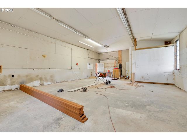 20530 S LELAND Rd, Oregon City, OR 97045