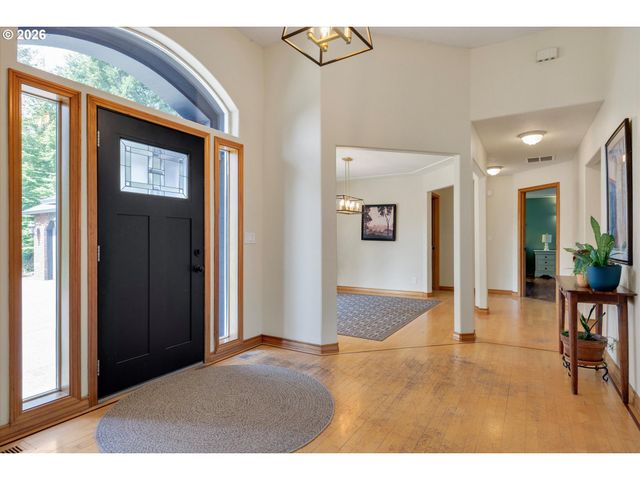 20530 S LELAND Rd, Oregon City, OR 97045