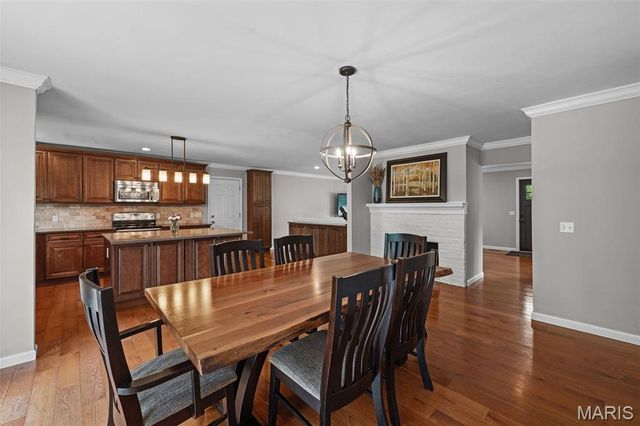 106 Bellechasse Drive, Chesterfield, MO 63017