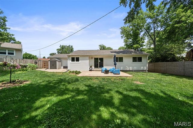 106 Bellechasse Drive, Chesterfield, MO 63017