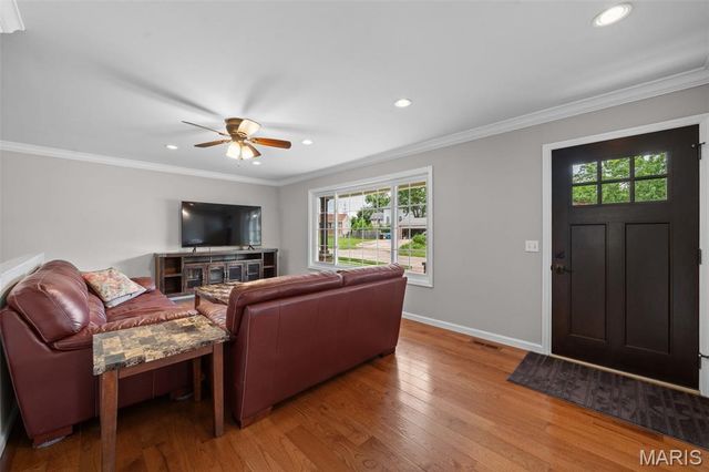 106 Bellechasse Drive, Chesterfield, MO 63017