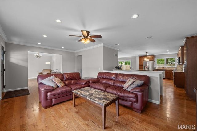 106 Bellechasse Drive, Chesterfield, MO 63017