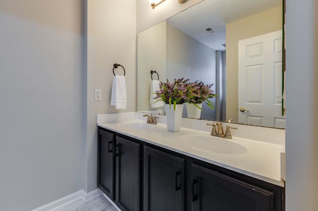 638 Saint Jules Ln, Nashville, TN 37211