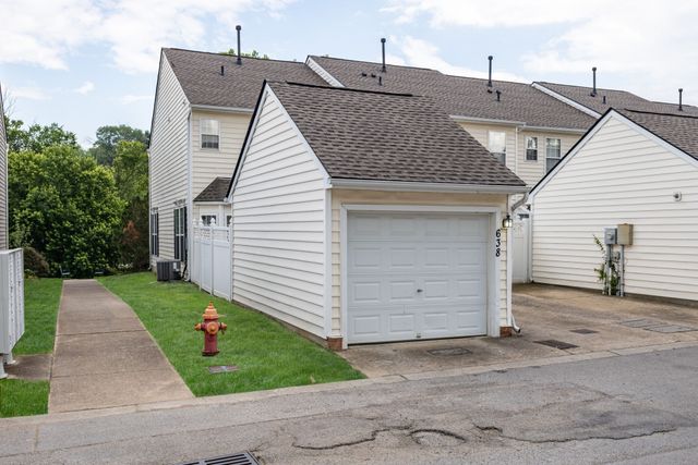 638 Saint Jules Ln, Nashville, TN 37211
