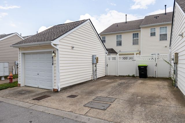 638 Saint Jules Ln, Nashville, TN 37211