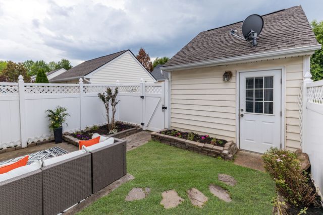 638 Saint Jules Ln, Nashville, TN 37211