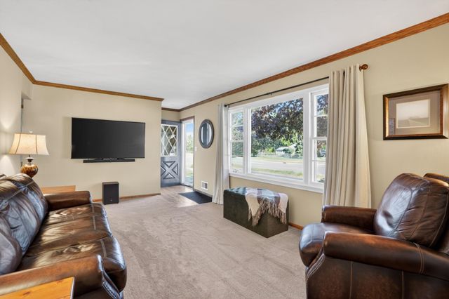 2046 Diffley Road, Eagan, MN 55122