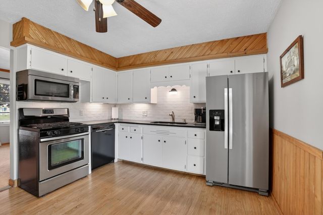 2046 Diffley Road, Eagan, MN 55122