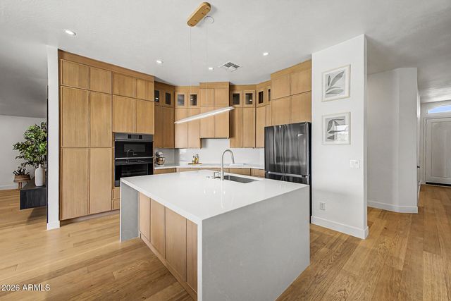 3913 W ESCUDA Drive, Glendale, AZ 85308