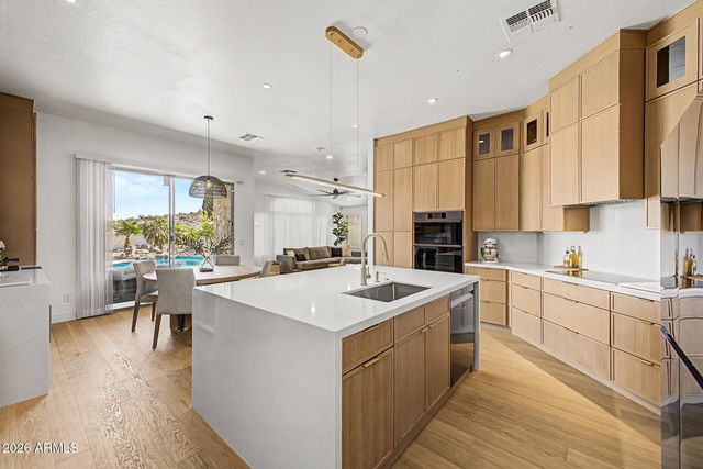 3913 W ESCUDA Drive, Glendale, AZ 85308