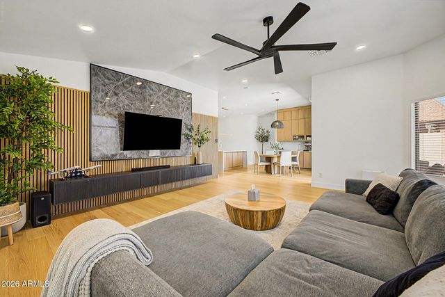3913 W ESCUDA Drive, Glendale, AZ 85308