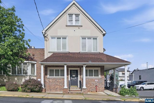 15 Wallington Avenue, Wallington, NJ 07057