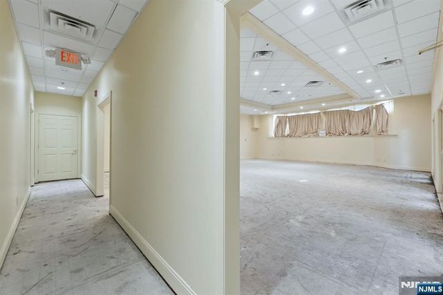 15 Wallington Avenue, Wallington, NJ 07057