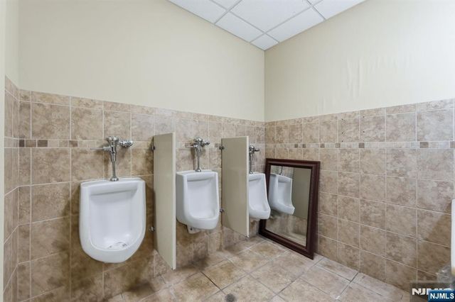 15 Wallington Avenue, Wallington, NJ 07057