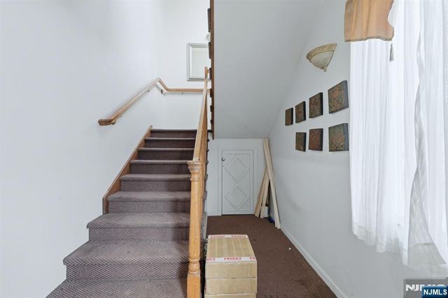 15 Wallington Avenue, Wallington, NJ 07057