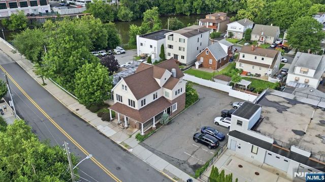 15 Wallington Avenue, Wallington, NJ 07057