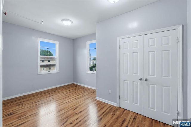 15 Wallington Avenue, Wallington, NJ 07057