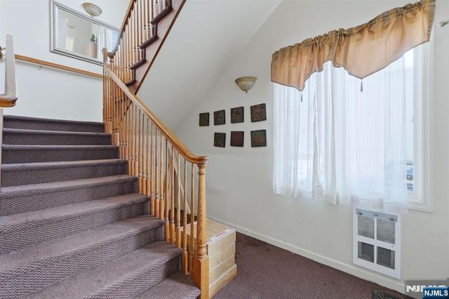 15 Wallington Avenue, Wallington, NJ 07057