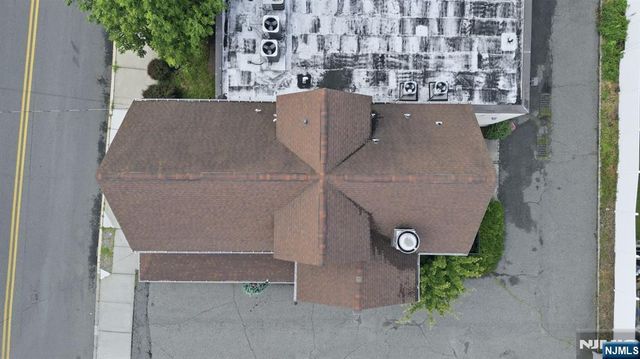 15 Wallington Avenue, Wallington, NJ 07057