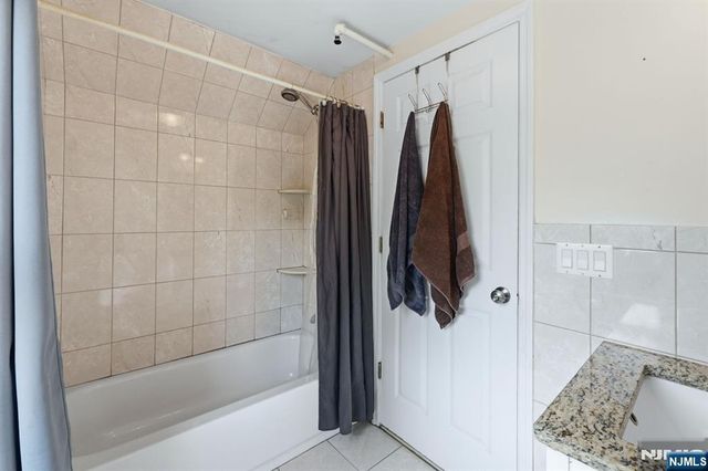 15 Wallington Avenue, Wallington, NJ 07057