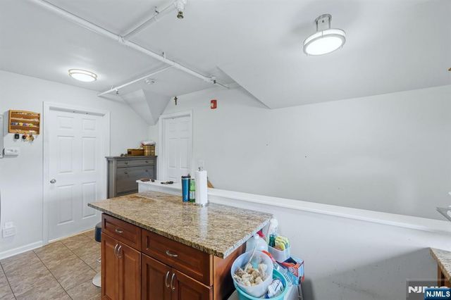 15 Wallington Avenue, Wallington, NJ 07057