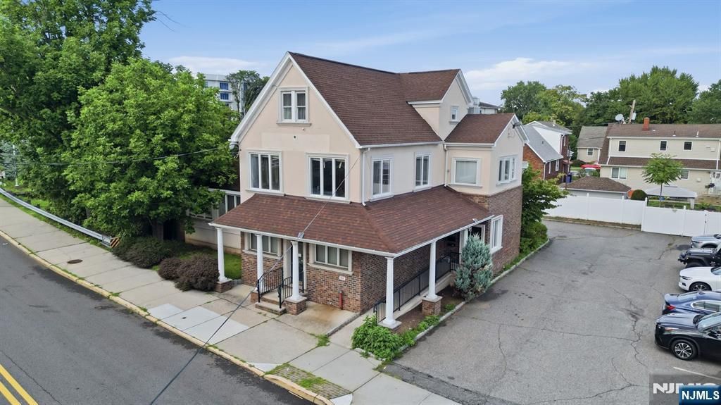 15 Wallington Avenue, Wallington, NJ 07057
