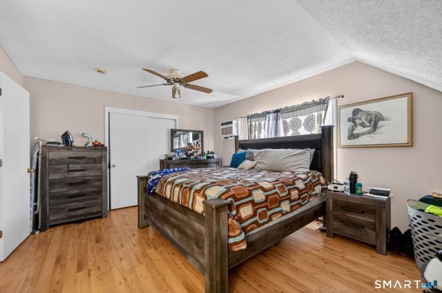 18 Cadbury Place, Naugatuck, CT 06770