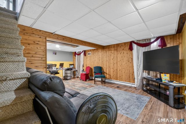 18 Cadbury Place, Naugatuck, CT 06770