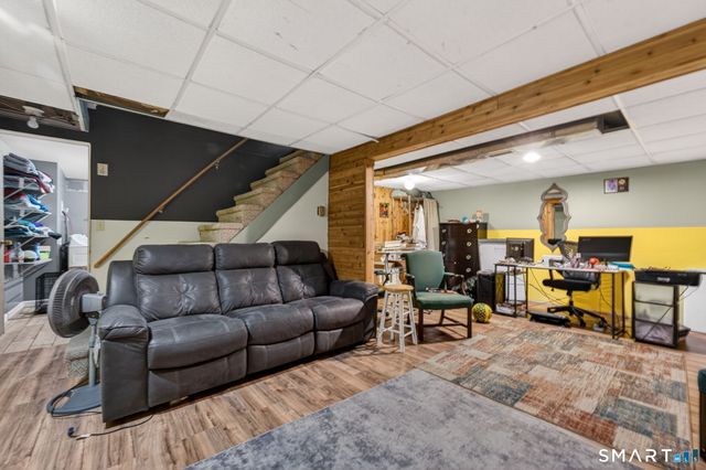 18 Cadbury Place, Naugatuck, CT 06770