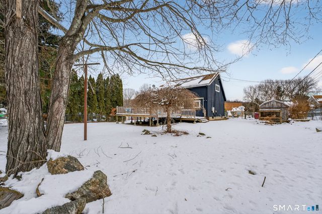 18 Cadbury Place, Naugatuck, CT 06770