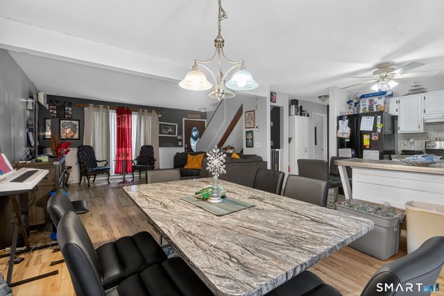 18 Cadbury Place, Naugatuck, CT 06770