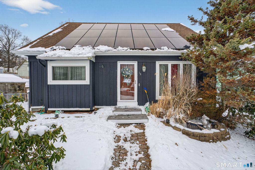 18 Cadbury Place, Naugatuck, CT 06770