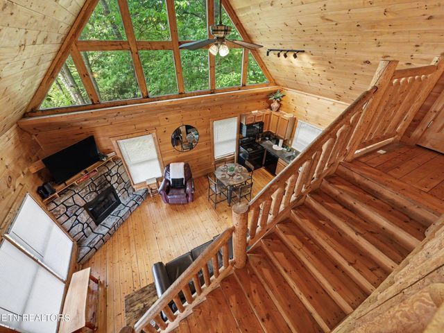 2434 N School House Gap Rd, Sevierville, TN 37876