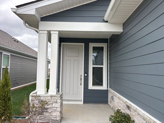 514 Scarlet Oak Rd, Lebanon, TN 37090