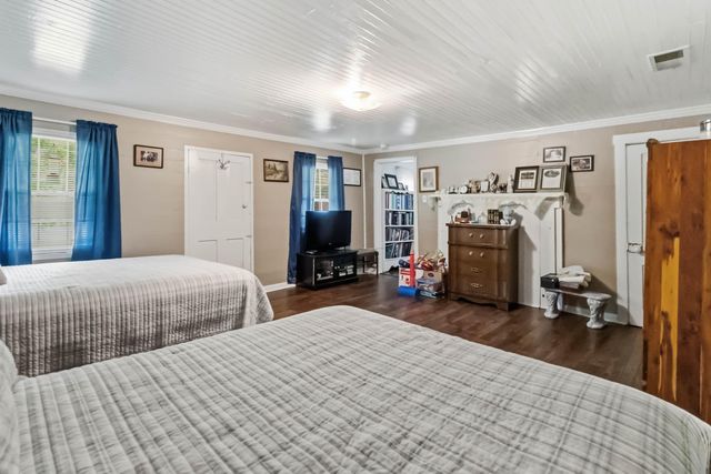 3808 Little Indian Creek Road, Woodbine, KY 40771