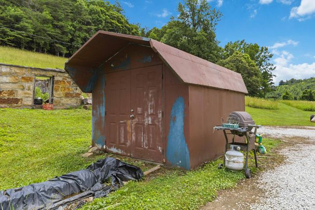 3808 Little Indian Creek Road, Woodbine, KY 40771