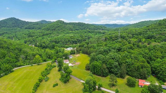 3808 Little Indian Creek Road, Woodbine, KY 40771