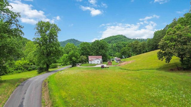 3808 Little Indian Creek Road, Woodbine, KY 40771