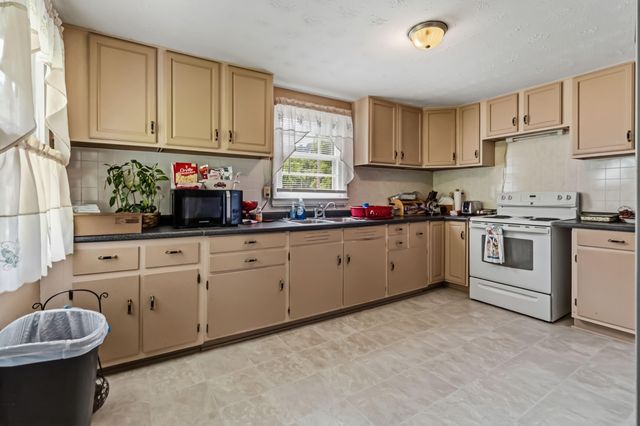 3808 Little Indian Creek Road, Woodbine, KY 40771