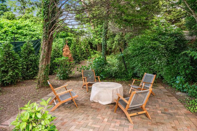 244 N Main Street, Southampton, NY 11968