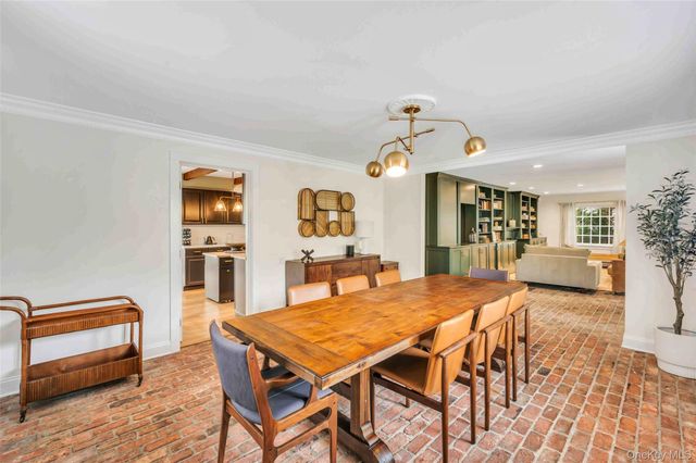 244 N Main Street, Southampton, NY 11968