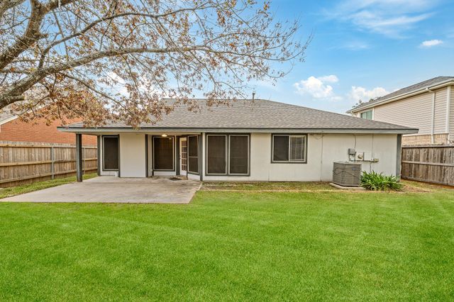 18123 Lake Bend Drive, Houston, TX 77084