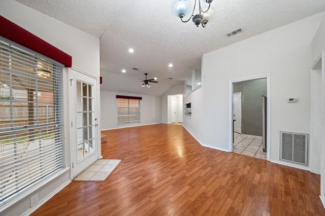 18123 Lake Bend Drive, Houston, TX 77084