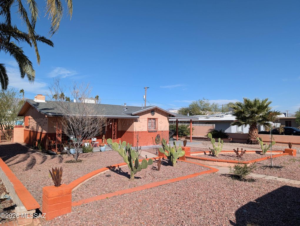 5631 E 1st Street, Tucson, AZ 85711