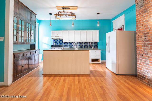 132 Stoll Ave, Louisville, KY 40206