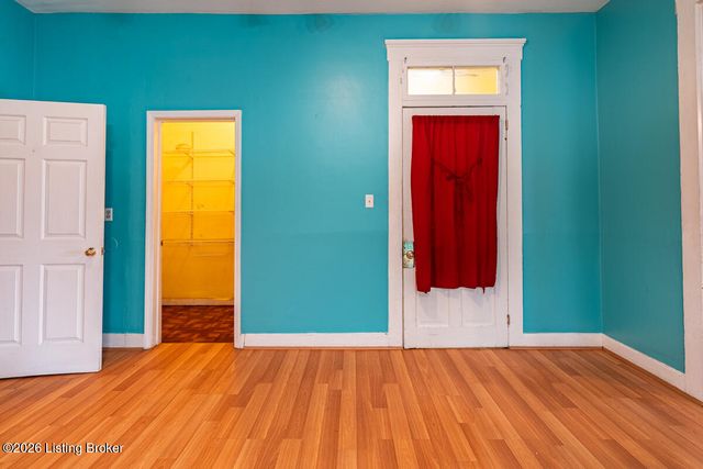 132 Stoll Ave, Louisville, KY 40206