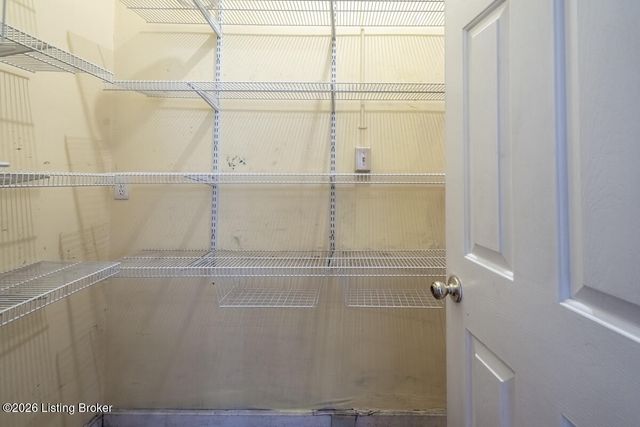 132 Stoll Ave, Louisville, KY 40206